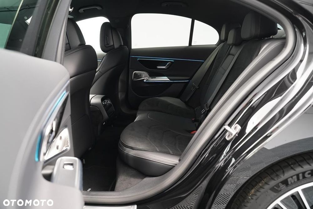Mercedes-Benz Klasa E 220 d mHEV 4-Matic AMG 9G-Tronic - 8