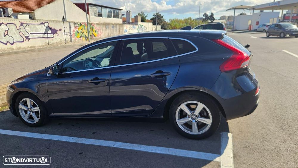 Volvo V40 D2 Momentum - 3