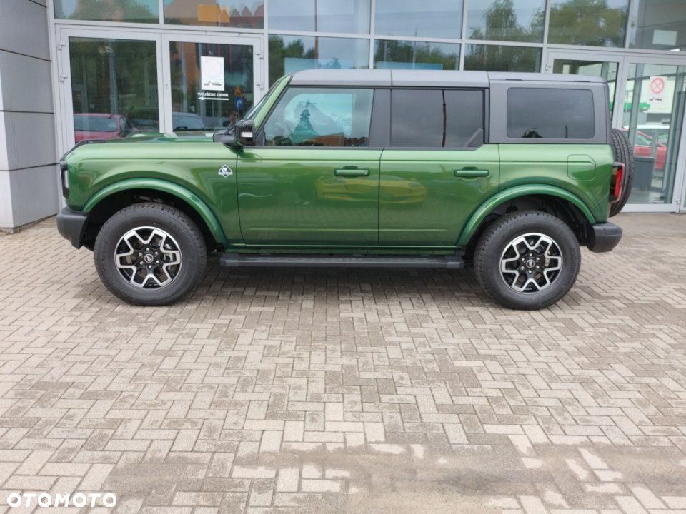 Ford Bronco - 2