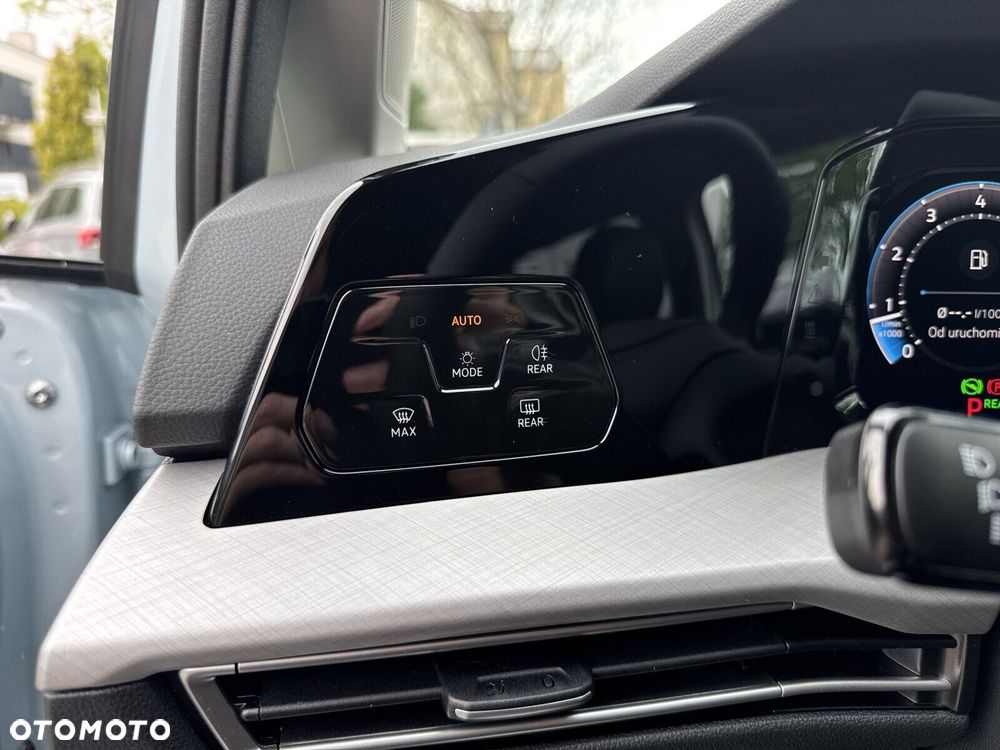 Volkswagen Golf - 23