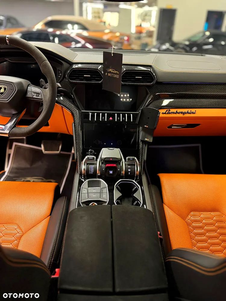 Lamborghini Urus Standard - 12