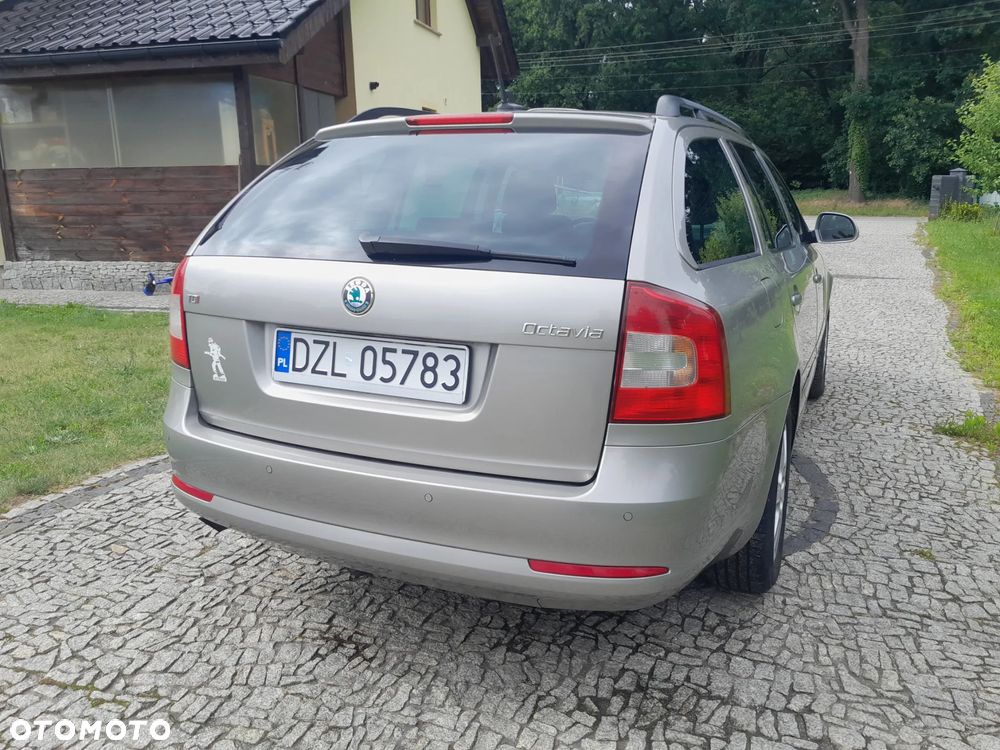 Skoda Octavia 2.0 TDI DSG Elegance - 8