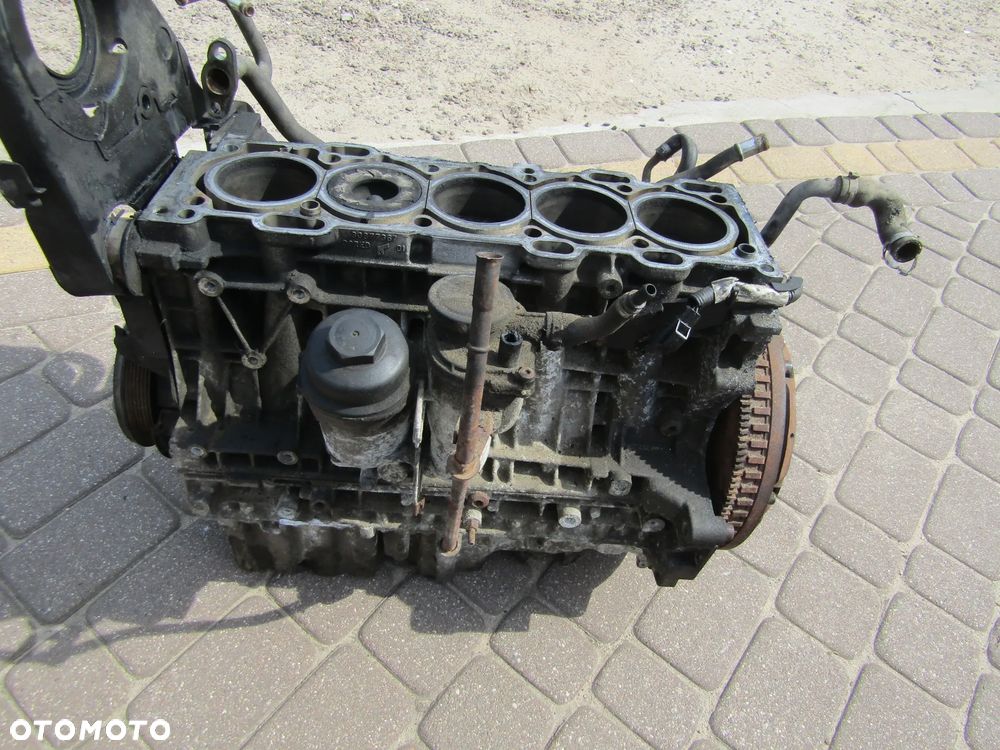 BLOK SILNIK KOMPLETNY  VOLVO 2.4 D5244T  04 14R - 4