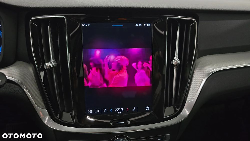 Volvo V60 B4 B DKG Plus Dark - 30