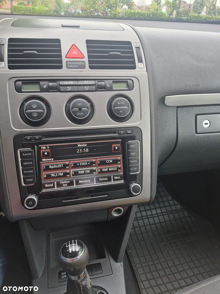 Volkswagen Touran 2.0 TDI Highline - 5