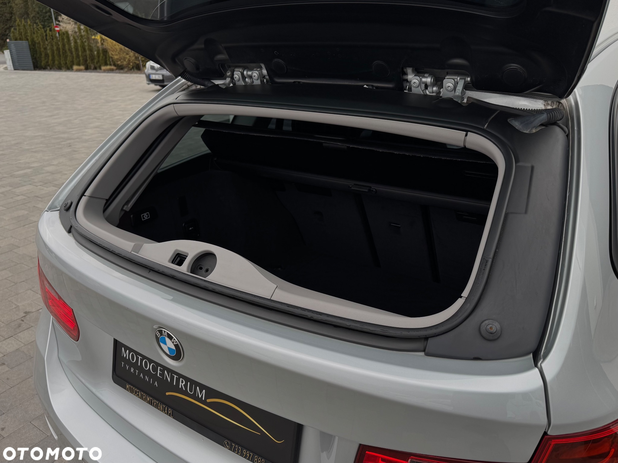BMW Seria 3 318d Touring - 36