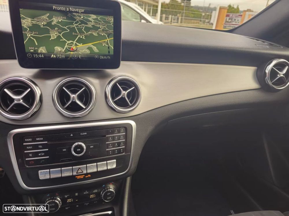 Mercedes-Benz GLA 180 AMG Line - 10