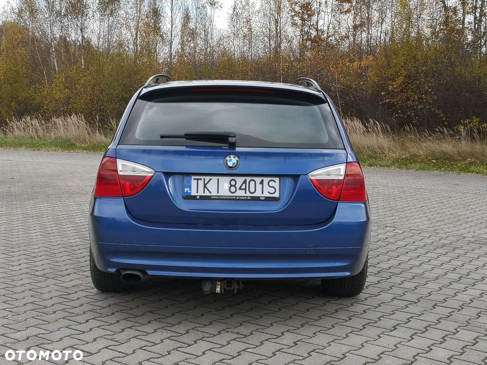 BMW Seria 3 320i Touring - 6