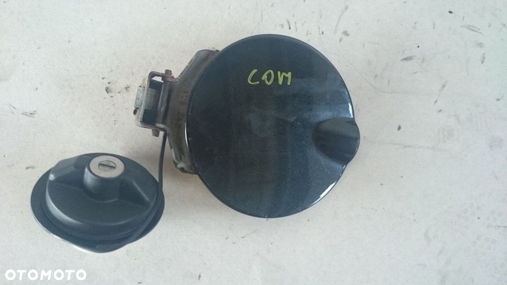 Klapka wlewu paliwa korek JEEP COMMANDER 05-11R ORGINAL - 1