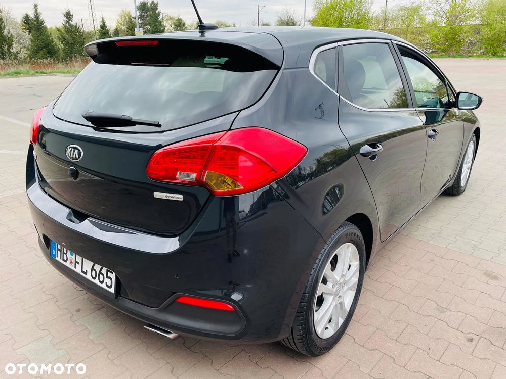 Kia Ceed 1.6 GDI Dream Team Edition - 3