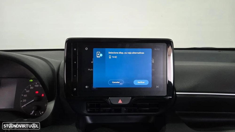 Toyota Yaris 1.5 HDF Comfort Plus - 23