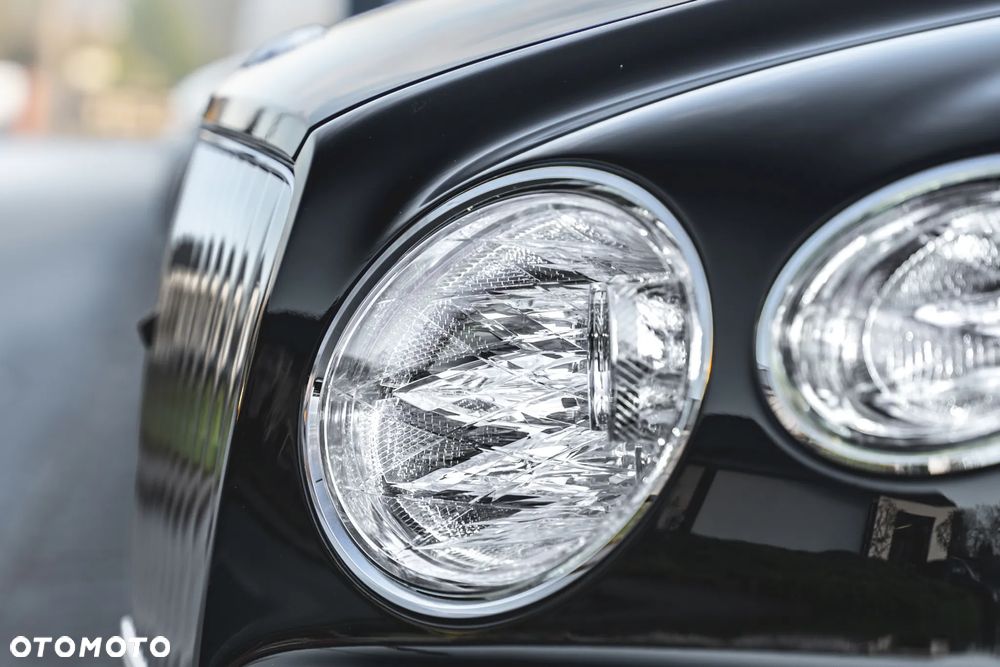 Bentley Bentayga EWB Azure - 4