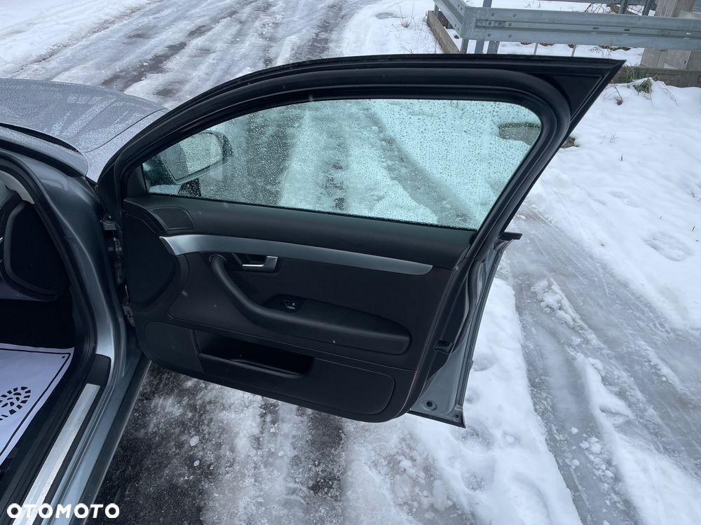 Audi A4 Limousine - 15