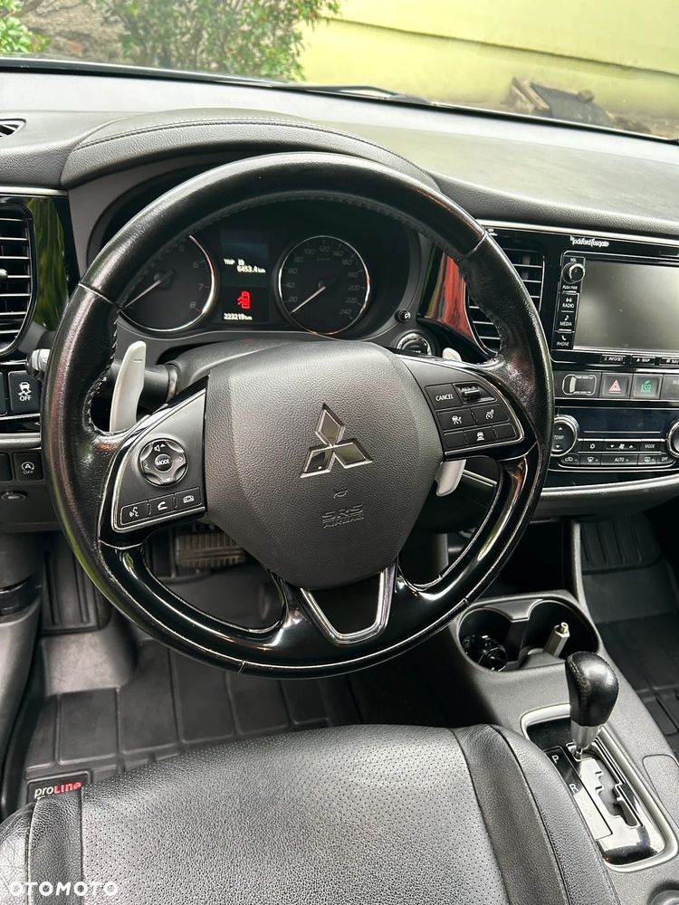 Mitsubishi Outlander 2.0 4WD CVT Diamant+ - 10