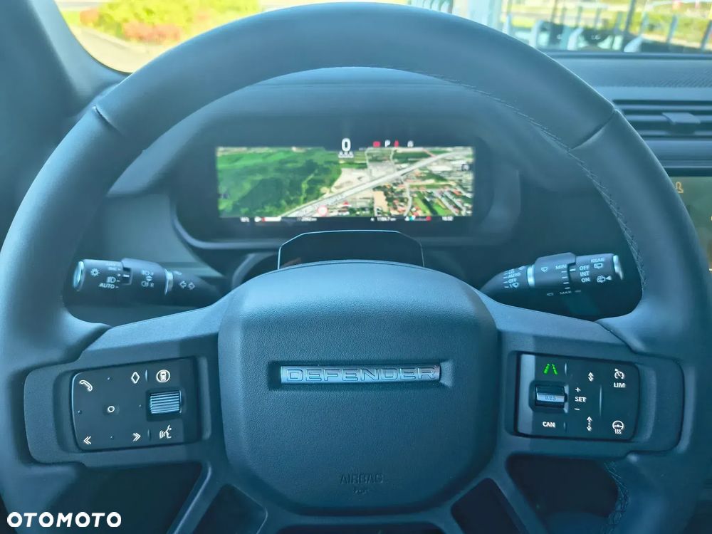 Land Rover Defender - 17