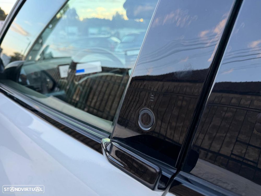 Ford Mustang Mach-E Standard - 37