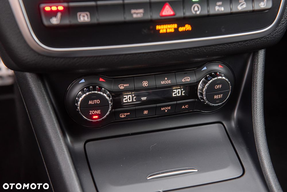 Mercedes-Benz GLA 250 4Matic 7G-DCT AMG Line - 29