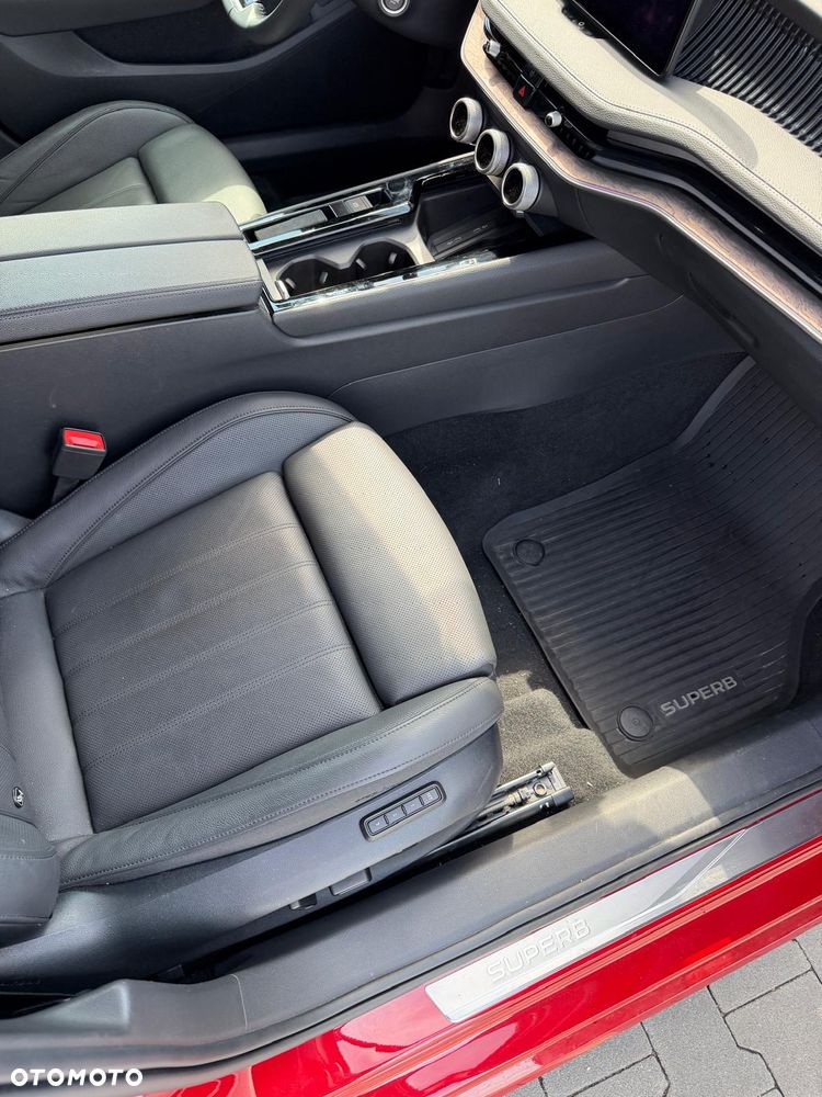 Skoda Superb 2.0 TSI 4x4 L&K DSG - 11