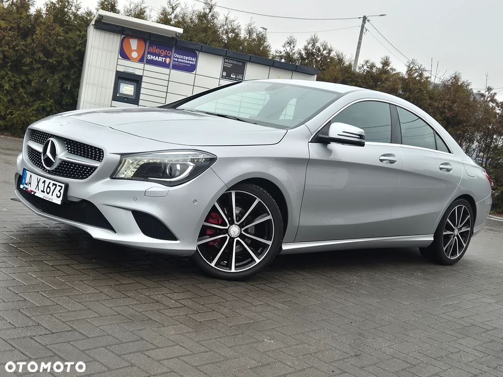 Mercedes-Benz CLA 180 AMG Line - 3