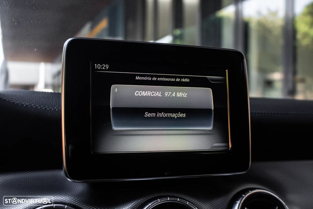 Mercedes-Benz CLA 200 d 4Matic 7G-DCT - 28