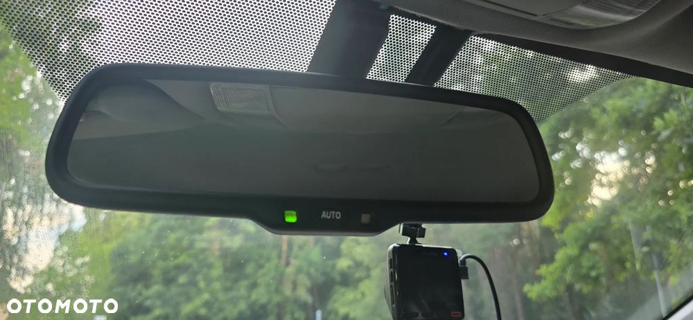 Toyota Auris 2.2 D-4D D-CAT - 16