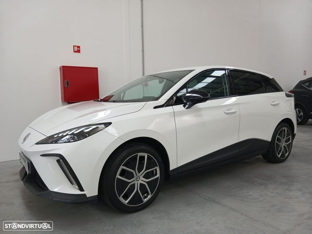MG MG4 64 kWh Luxury - 3