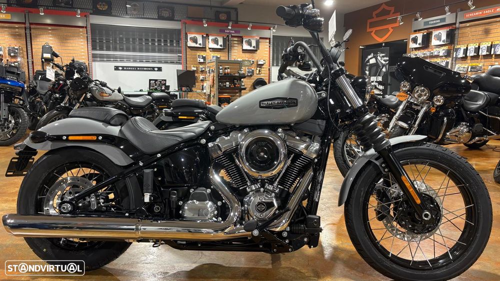 Harley-Davidson Softail Street Bob 117 - 2