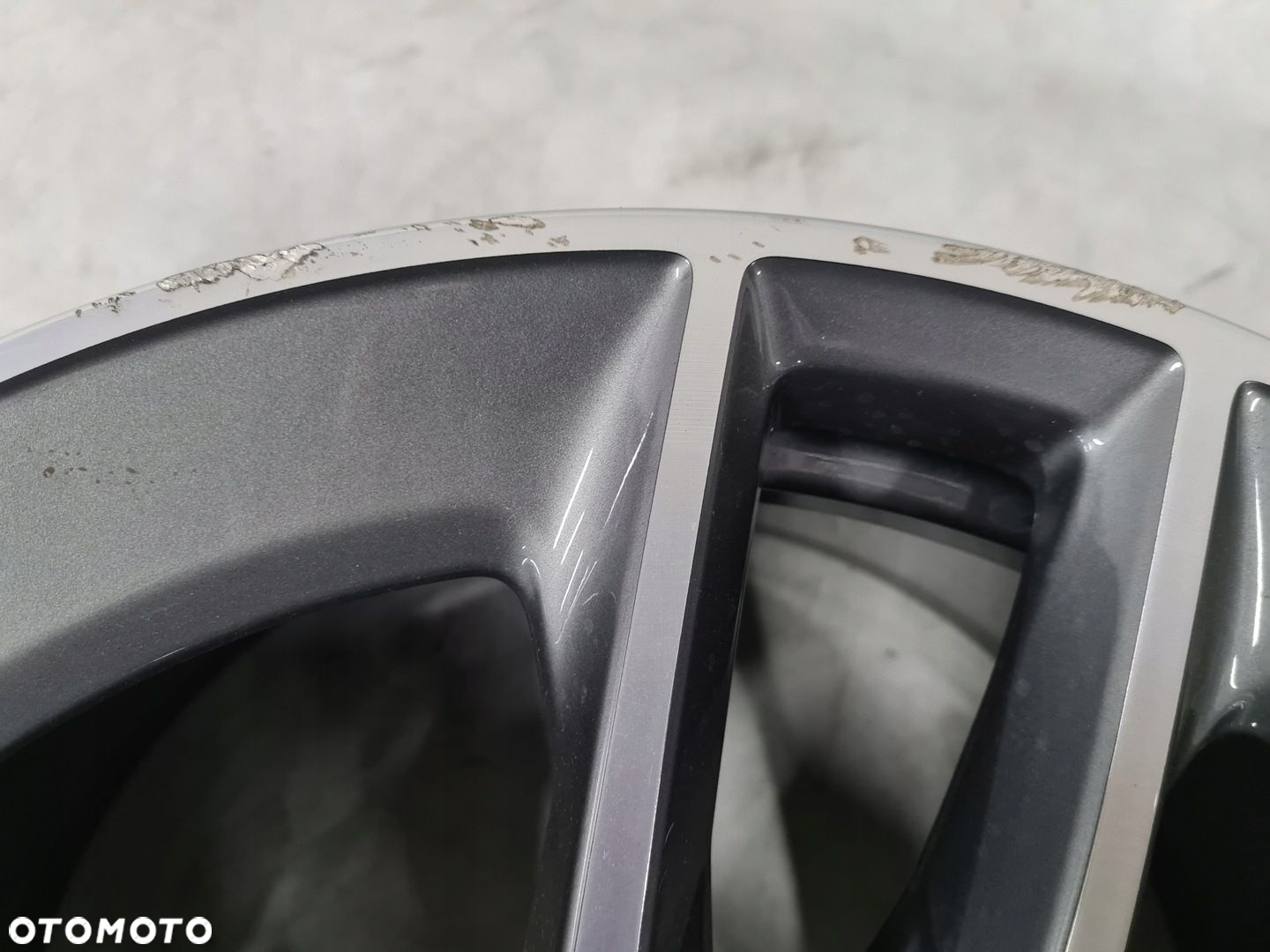 Felga Mercedes GT AMG A2904010200 9,5x19 ET22,5 - 4
