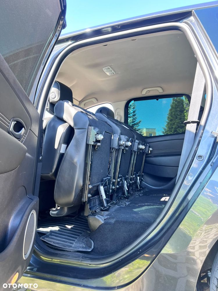 Renault Grand Scenic - 19