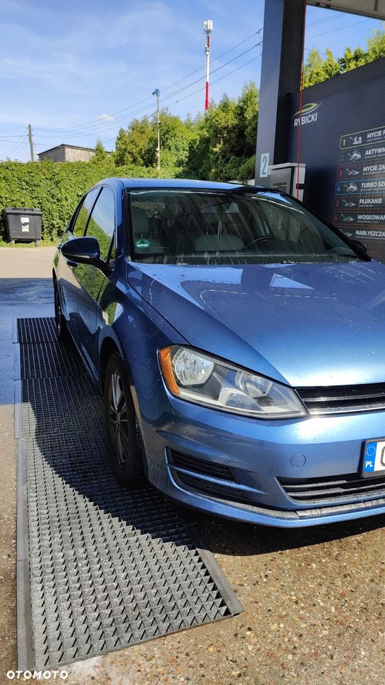 Volkswagen Golf - 2