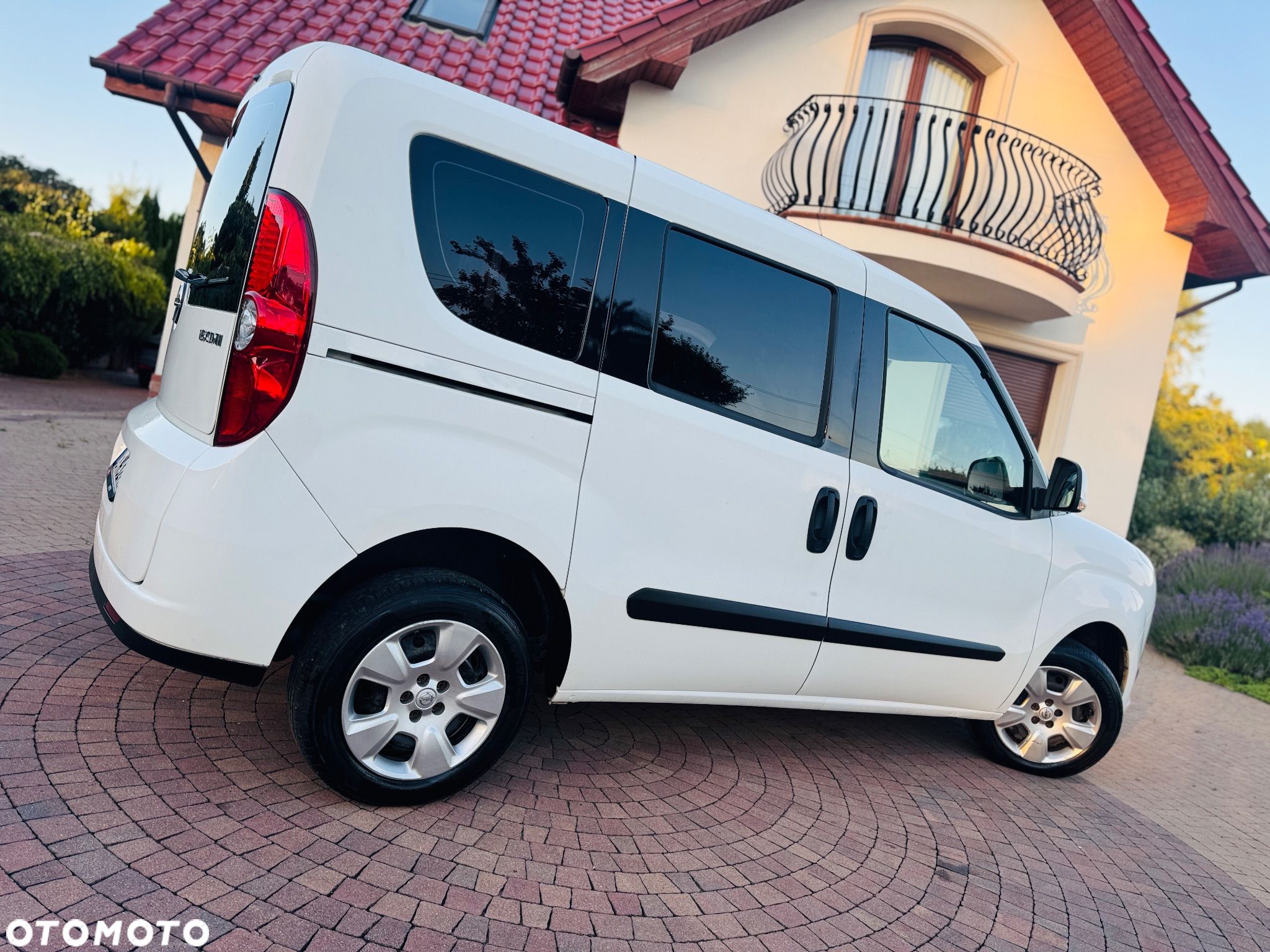 Opel Combo Tour 1.6 CDTI Enjoy - 1