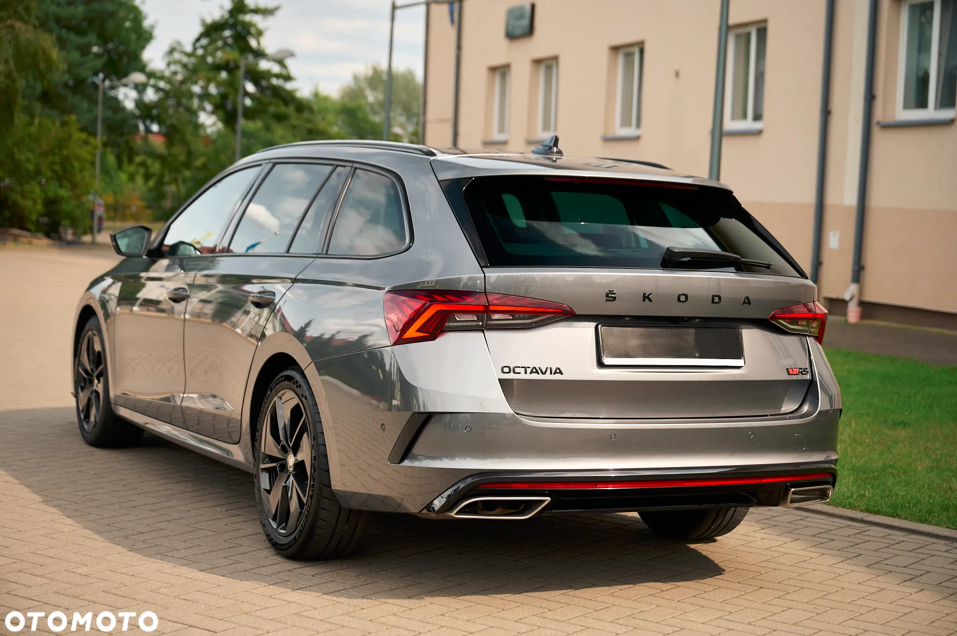 Skoda Octavia Combi 2.0 TDI DSG RS - 12