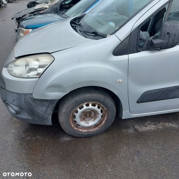 PEUGEOT PARTNER II  08-012  błotnik lewy przód EZRC