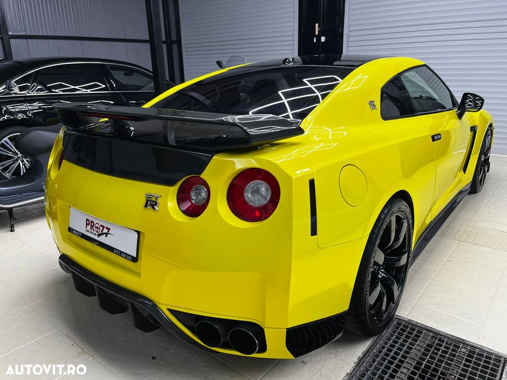 Nissan GT-R Standard - 6