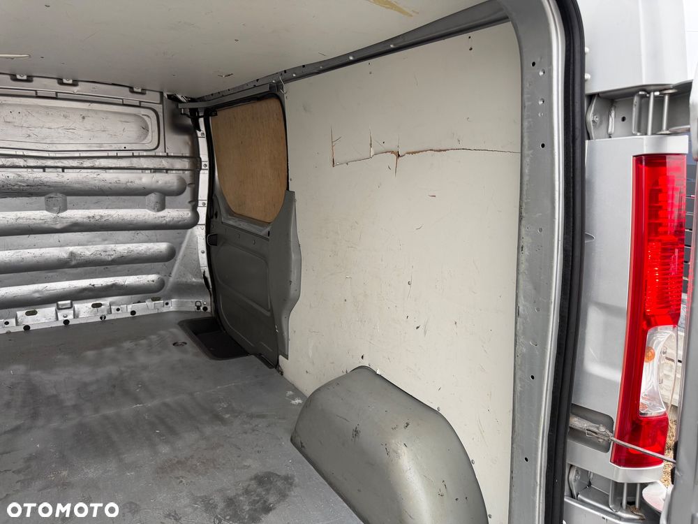 Opel Vivaro Long - 17