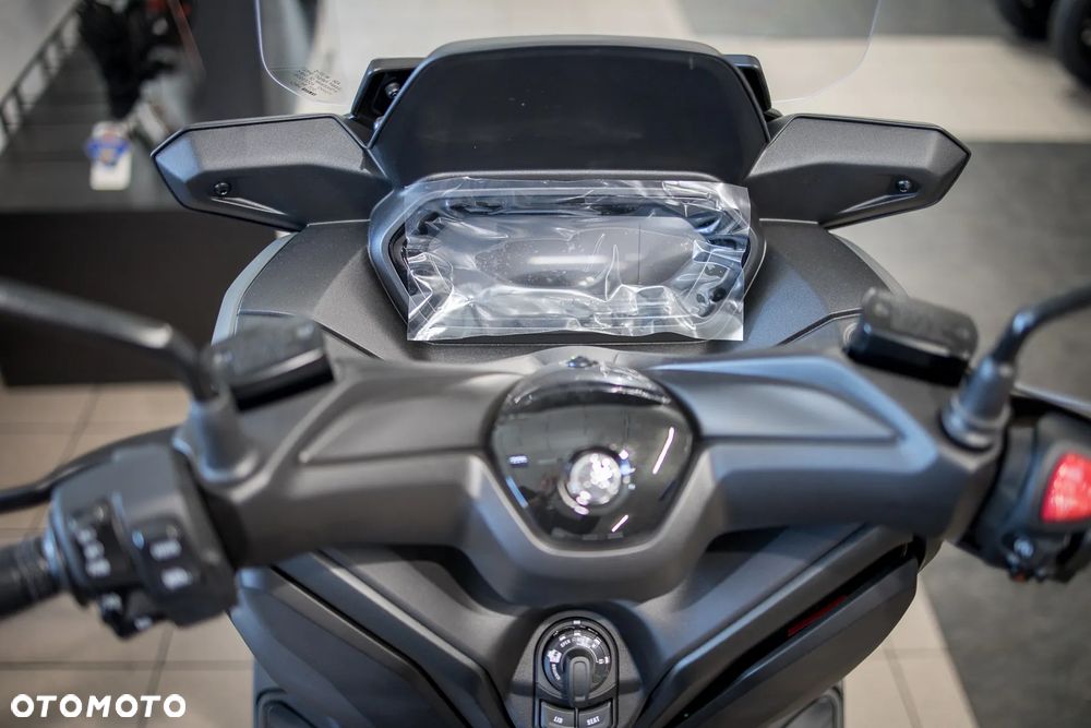 Yamaha X-max - 3