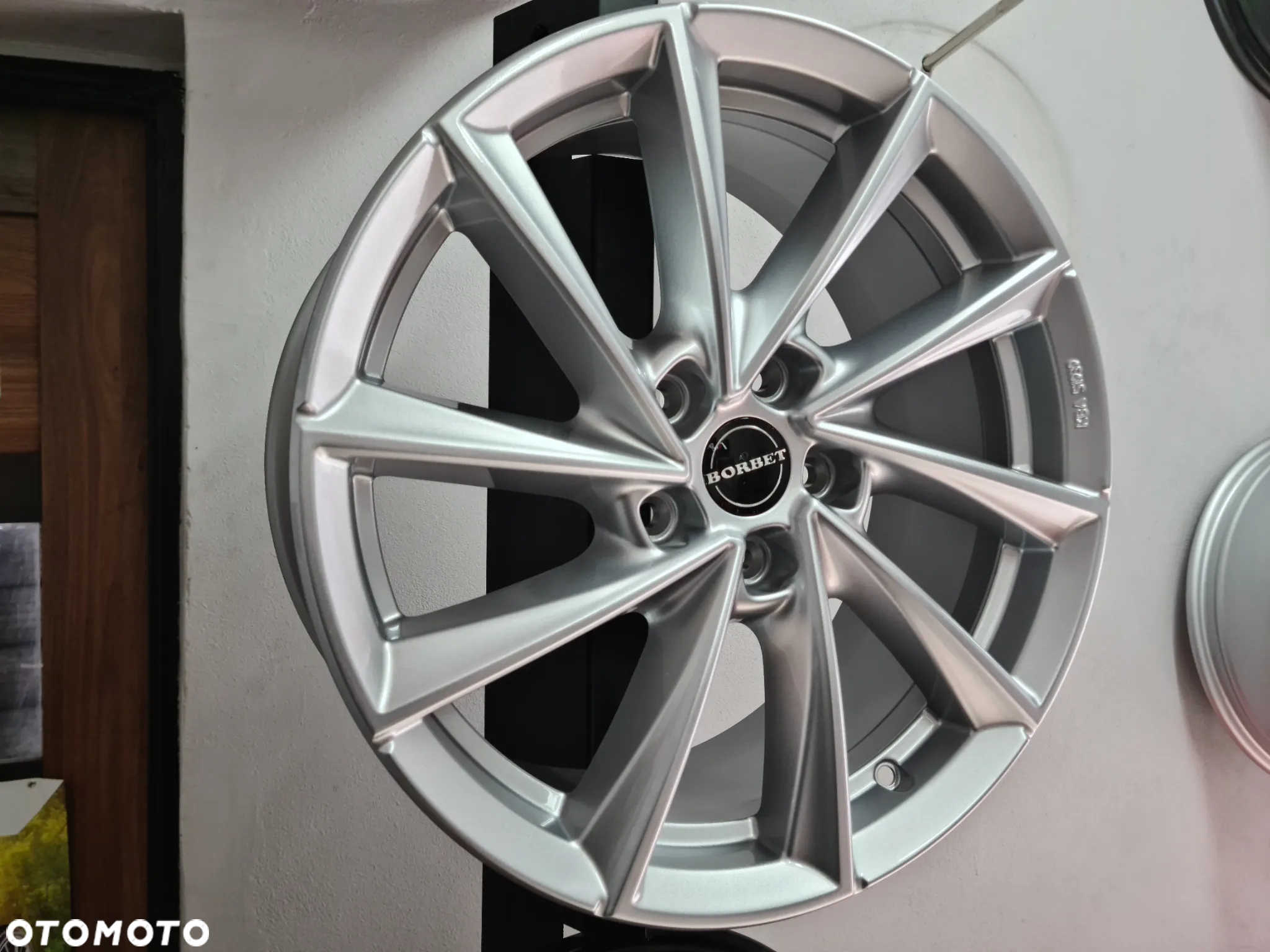 Felgi aluminiowe BORBET 5x114,3r18 et48 srebrne NOWE!!!! - 5