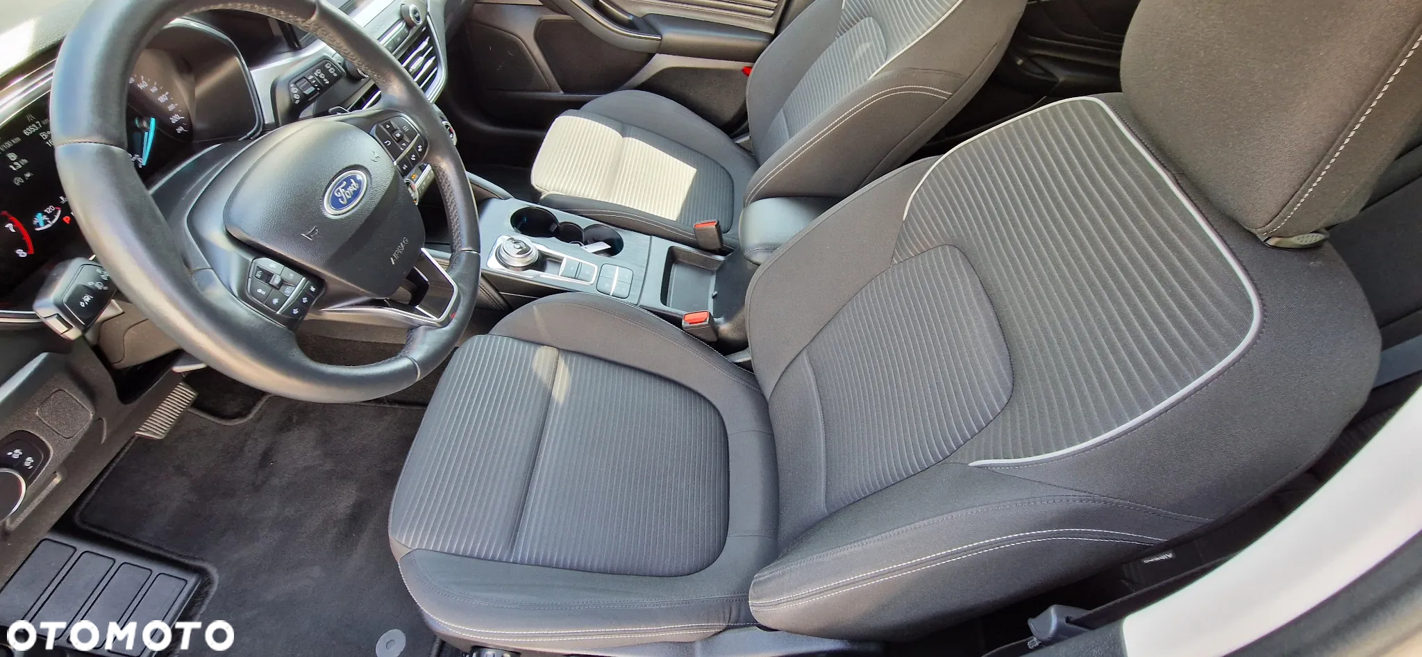 Ford Focus 1.5 EcoBoost Titanium X - 22
