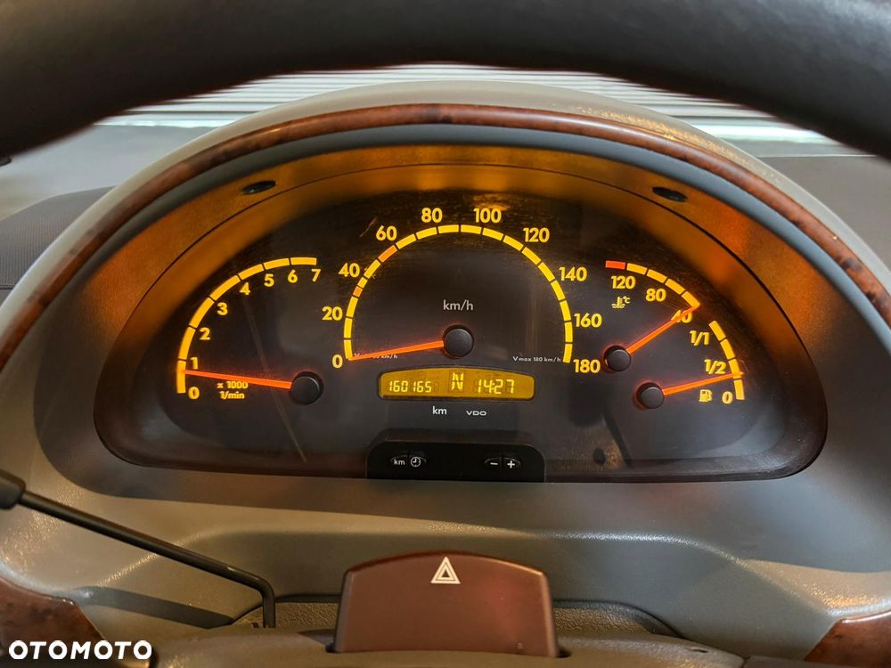 Mercedes-Benz RMB - 22