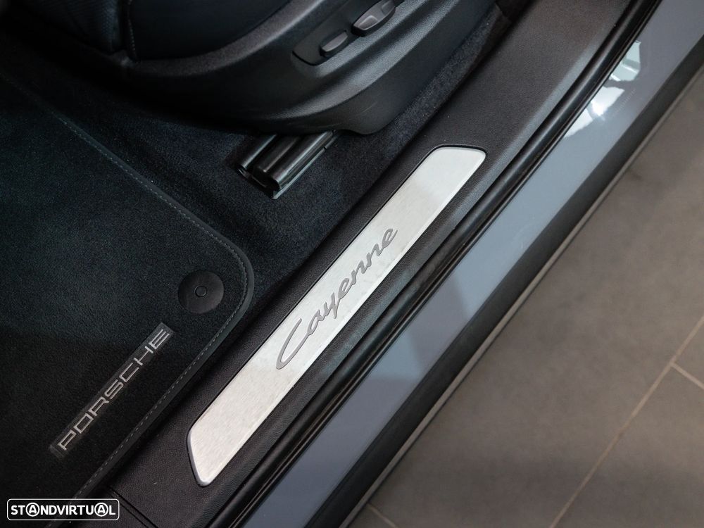 Porsche Cayenne Coupé E-Hybrid - 32
