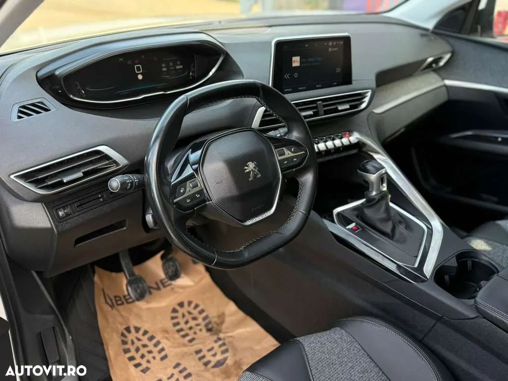 Peugeot 3008 1.2 PureTech 130 BVM6 Allure Pack - 4