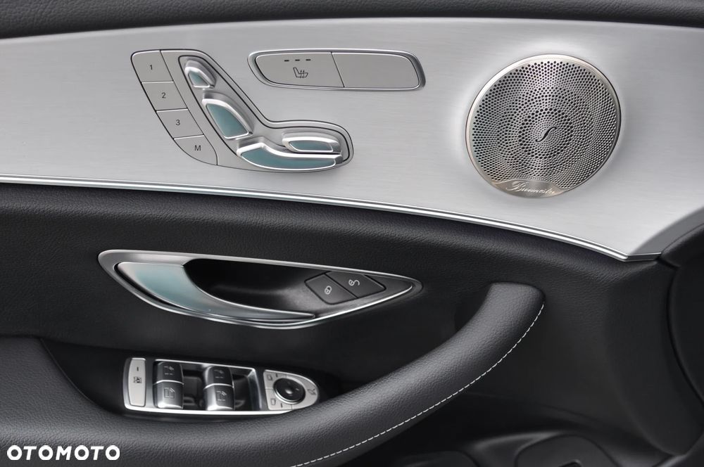 Mercedes-Benz Klasa E 300 d 4-Matic Avantgarde - 34