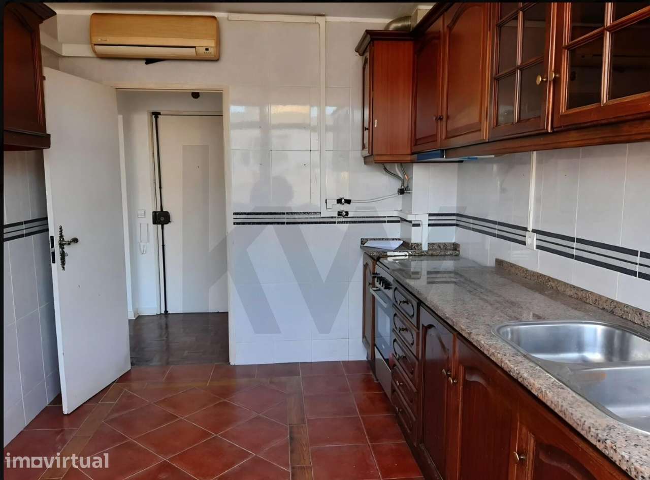 Apartamento T2 no Cacém | Vista Desafogada | 79 m2 - Grande imagem: 2/7