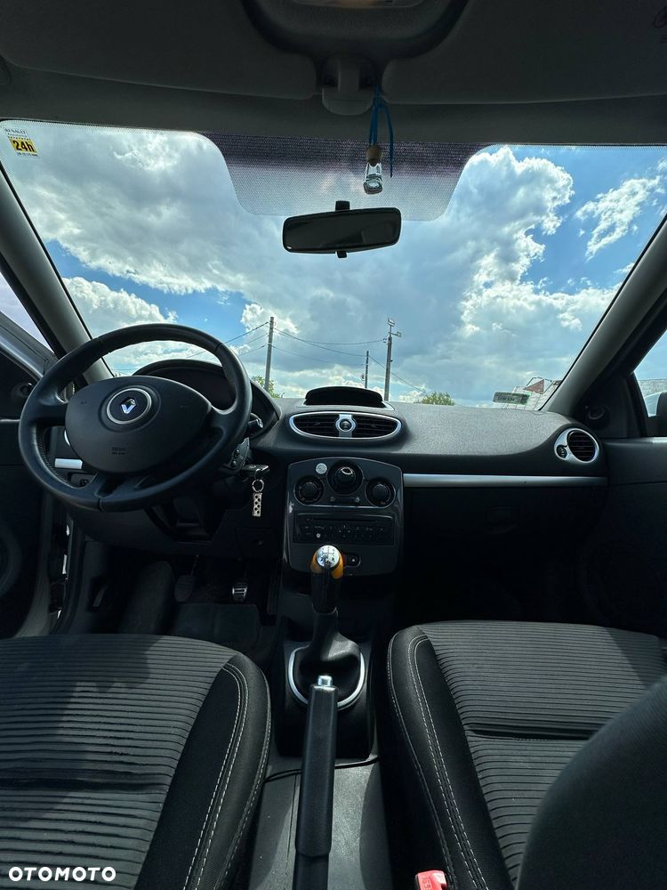 Renault Clio 1.5 dCi Alize - 10