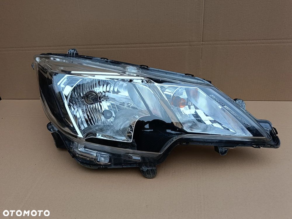 Lampa przednia prawa Mitsubishi Space Star reflektor - 1