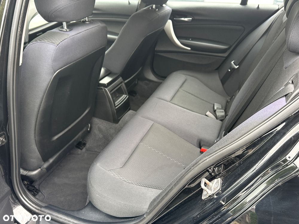 BMW Seria 1 - 21