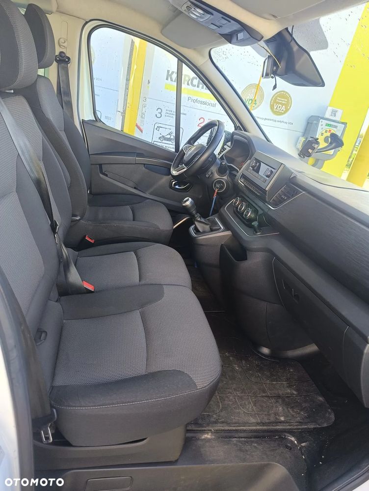 Renault Trafic 2.0 dCi - 12
