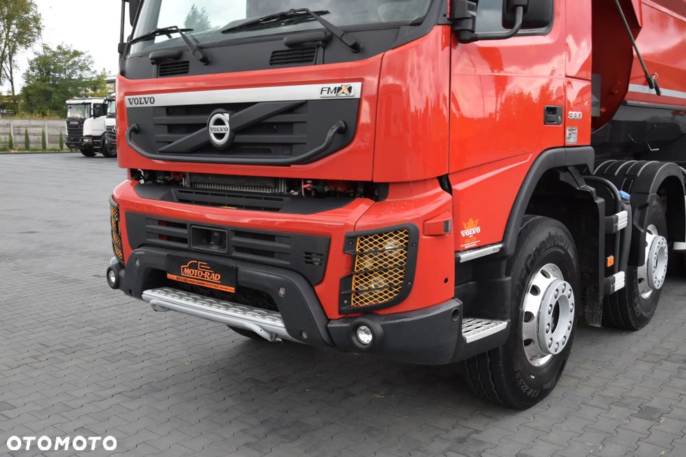 Volvo FMX380 / 8x4 / 13 LITROWY SILNIK / EURO 5 / WYWROTKA TYLNOZSYPOWA / HYDROKLAPA / KAMERA COFANIA / SERWISOWANA / SPROWADZONA - 9