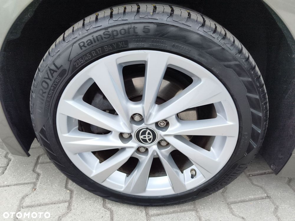 Toyota Corolla 2.0 Hybrid Style - 17
