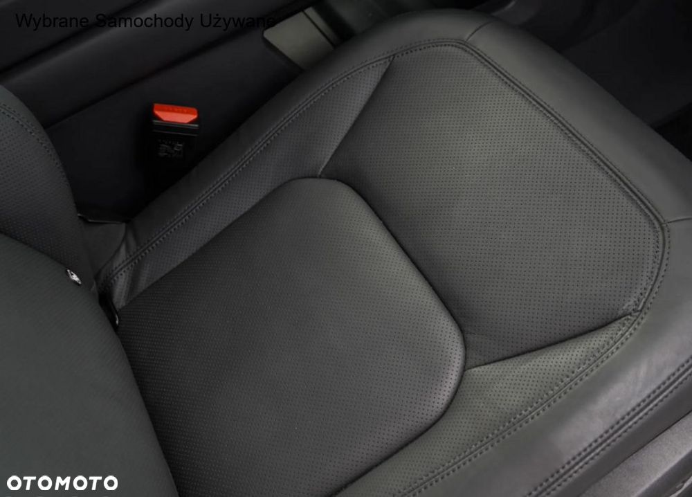 Land Rover Defender 3.0 D350 mHEV X-Dynamic SE - 33